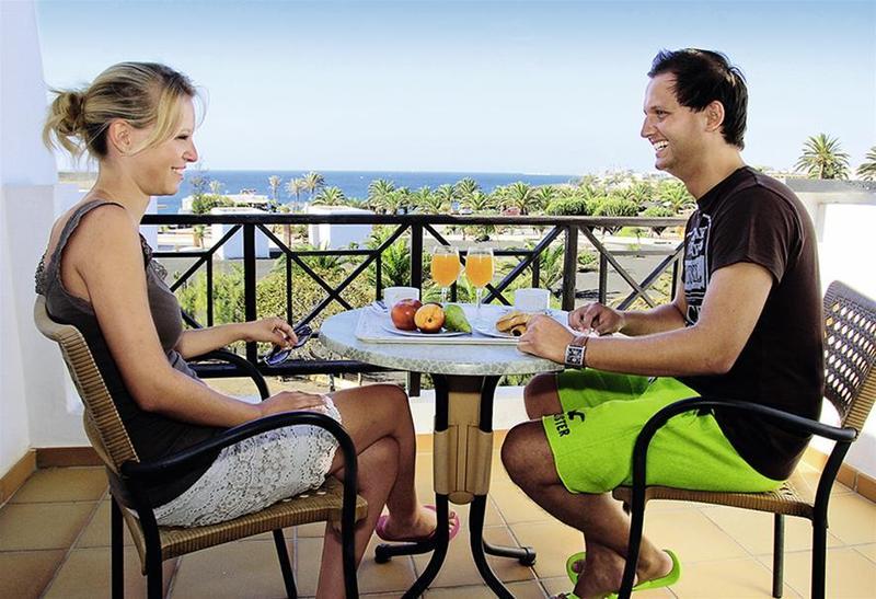 Allsun Hotel Albatros Costa Teguise Exterior foto